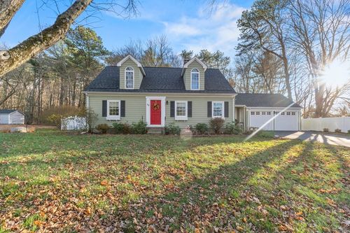 29 May St, North Attleboro, MA, 02760-4345 | Card Image