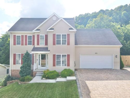 501 Brandon Dr, Bluefield, VA, 24605-9455 | Card Image