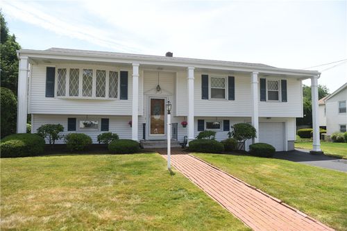 20 Bicentennial Way, North Providence, RI, 02911-1335 | Card Image