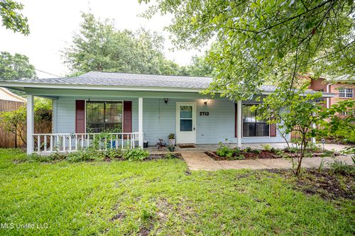 2713 N 6th St, Ocean Springs, MS, 39564-8349 | Card Image