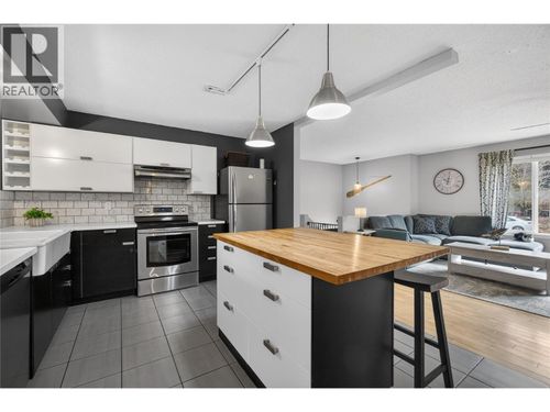 610 Gillis Ave, Sicamous, BC, V0E2V1 | Card Image