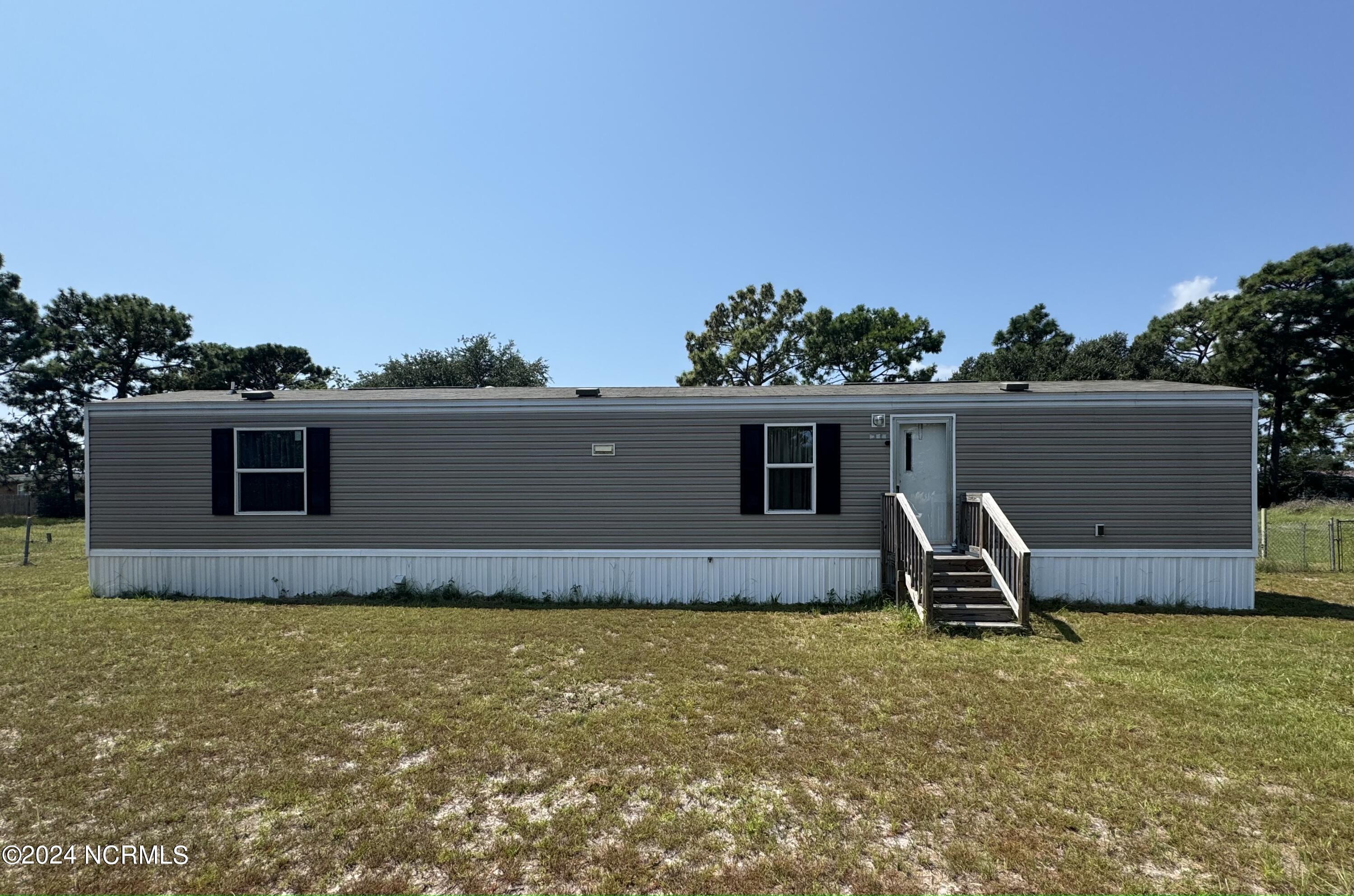 Queens St, Hubert, NC 28539