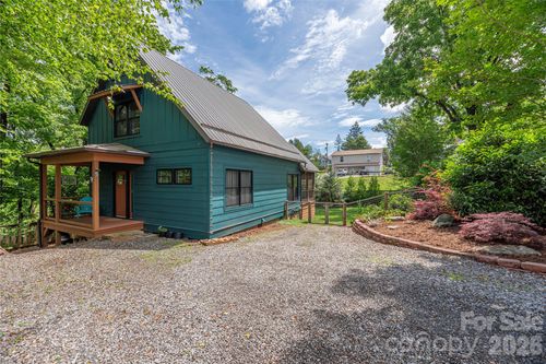 5 Grove St, Weaverville, NC, 28787-9233 | Card Image