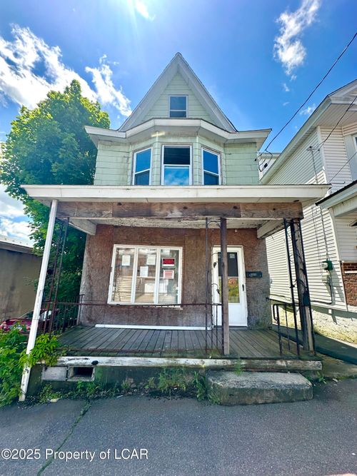 184 Schuylkill Ave, Shenandoah, PA, 17976-1337 | Card Image