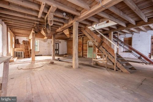 9 Schultz Ln, BARTO, PA, 19504-9526 | Card Image