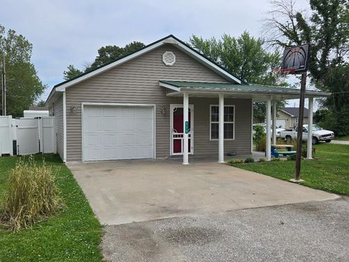 719 Brick St, Centralia, MO, 65240-1102 | Card Image