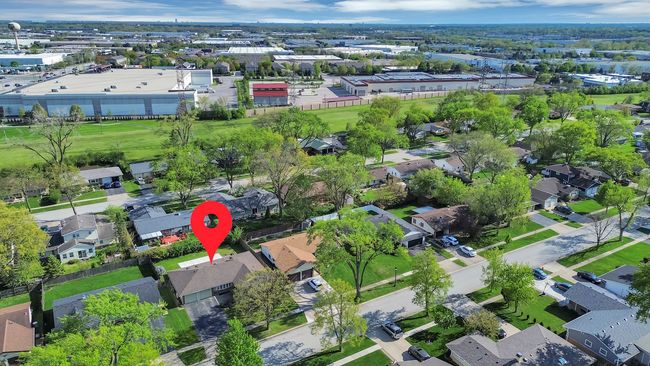 601 Sycamore Dr, House other with 3 bedrooms, 2 bathrooms and 2 parking in Elk Grove Village IL | Image 39