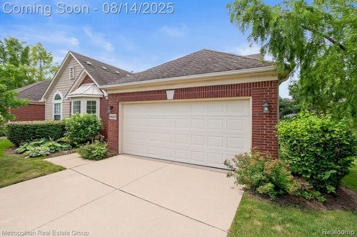 30207 Viewcrest Ct, Novi, MI, 48377-2354 | Card Image