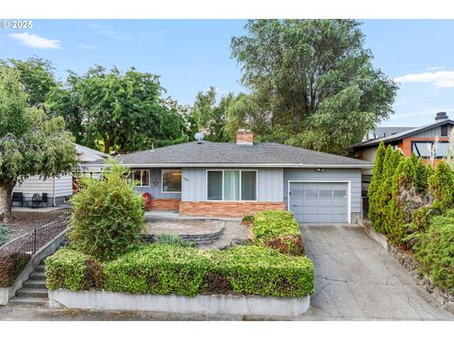 1524 E 9th St, The Dalles, OR, 97058-2965 | Card Image