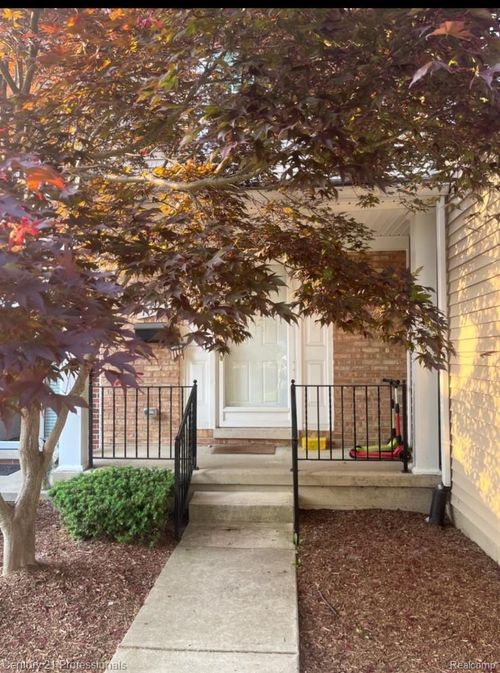 1542 Brentwood Drive, Troy, MI, 48098 | Card Image