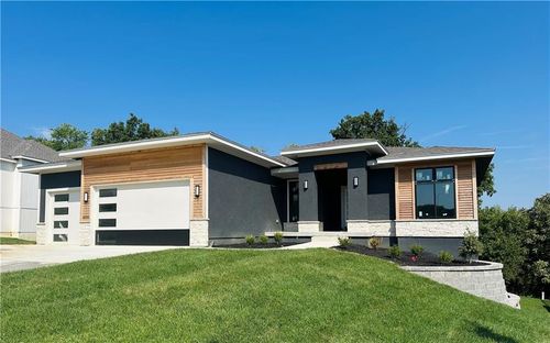 202 E Maple St, Lone Jack, MO, 64070-9317 | Card Image