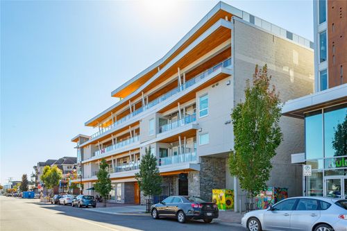 305-9818 Fourth St, Sidney, BC, V8L2Z3 | Card Image