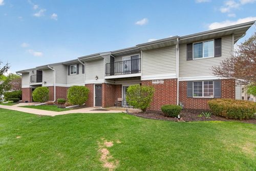 N110W17051 Ashbury Lane, Germantown, WI, 53022 | Card Image