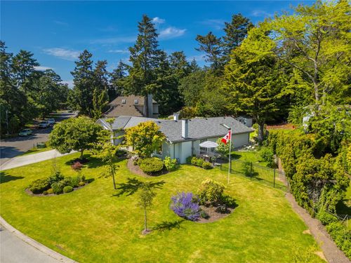 2780 Arbutus Rd, Victoria, BC, V8N5X4 | Card Image
