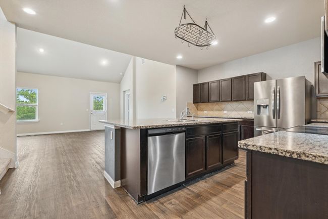 1008 Comal Run, House other with 4 bedrooms, 3 bathrooms and 4 parking in Hutto TX | Image 9