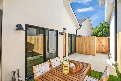 1604 N Kingsley, Los Angeles, CA, 90027 | Card Image