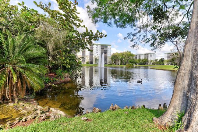 APT-908 - 2334 S Cypress Bend Dr, Condo with 3 bedrooms, 2 bathrooms and null parking in Pompano Beach FL | Image 28