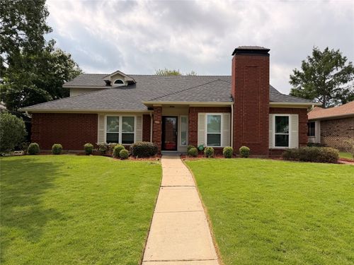 2210 Crystal Creek Ln, Garland, TX, 75040-8811 | Card Image