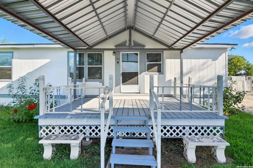 100 Park Meadow Dr, Cibolo, TX, 78108-3920 | Card Image