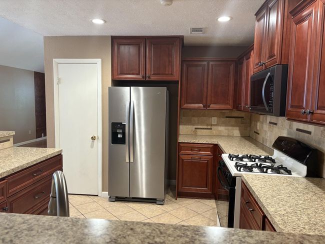 Kitchen | Image 8