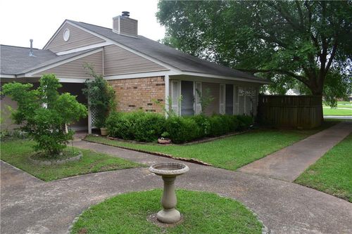 530 Oakland Dr, Natchitoches, LA, 71457-5622 | Card Image