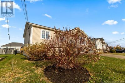 333 Maplehurst Dr, House other with 4 bedrooms, 2 bathrooms and null parking in Moncton NB | Image 3