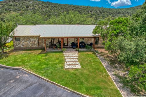 457 N Tomahawk Way, Concan, TX, 78838 | Card Image