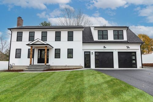 8 Vassar Dr, Milford, MA, 01757-1219 | Card Image