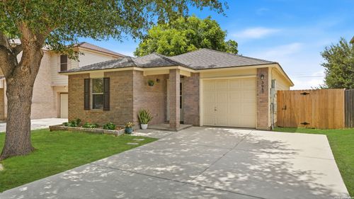 3960 Cherokee Blvd, New Braunfels, TX, 78132-5085 | Card Image