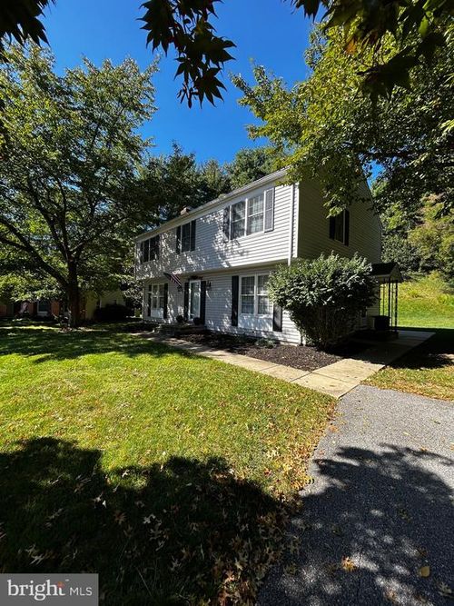 8 Bromley Ct, LUTHERVILLE TIMONIUM, MD, 21093-2007 | Card Image