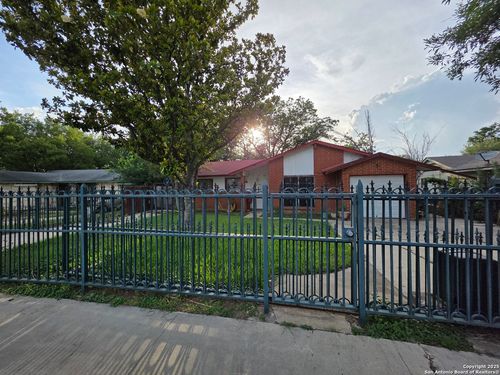 2103 Chesterhill Dr, San Antonio, TX, 78228-3612 | Card Image