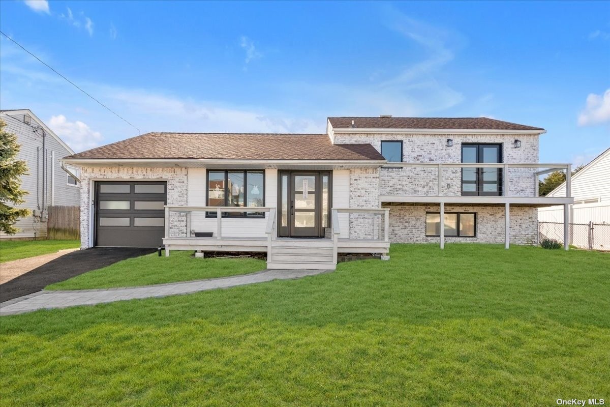 Dolphin Dr, Massapequa, NY 11758