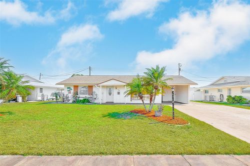 708 Tam O Shanter Ave, SUN CITY CENTER, FL, 33573-5540 | Card Image