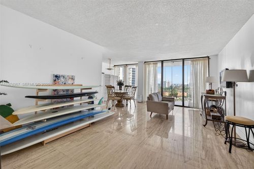 17c-19355 Turnberry Way, Aventura, FL, 33180-2534 | Card Image