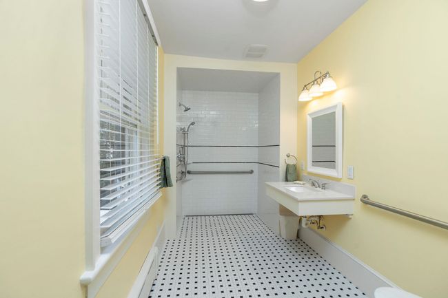675 E Beverley St, House other with 4 bedrooms, 4 bathrooms and null parking in STAUNTON VA | Image 50