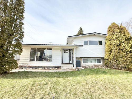 8 9 Ave W, Brooks, AB, T1R0N4 | Card Image
