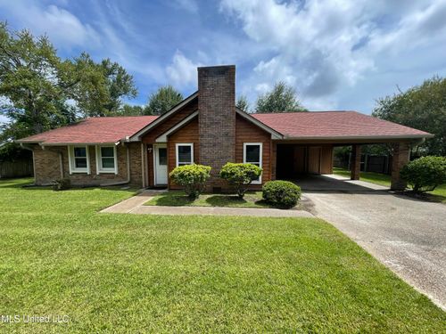 2033 S Hill Dr, Biloxi, MS, 39532-4341 | Card Image
