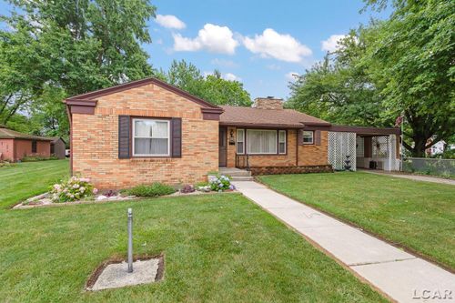 822 Croswell St, Adrian, MI, 49221-2434 | Card Image