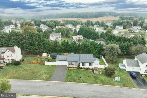 42 Brook Hollow Ave, FELTON, PA, 17322-9210 | Card Image