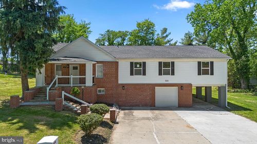 1501 Pine Grove Rd, CAPITOL HEIGHTS, MD, 20743-4418 | Card Image