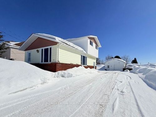 4 Brock Cres, Kapuskasing, ON, P5N2J8 | Card Image