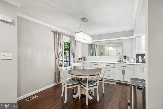 6004 Forrest Hollow Ln, Townhouse with 3 bedrooms, 4 bathrooms and null parking in SPRINGFIELD VA | Image 4