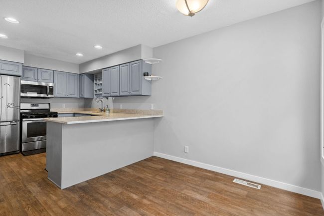 124 Avignon Ct, Townhouse with 3 bedrooms, 2 bathrooms and null parking in Woodbury MN | Image 8