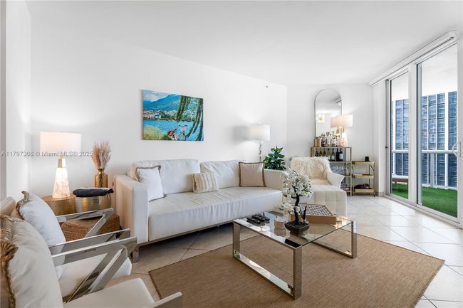 APT-1008 - 4779 Collins Ave, Condo with 3 bedrooms, 2 bathrooms and null parking in Miami Beach FL | Image 15
