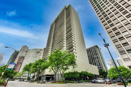 12bs-1212 N Lake Shore Dr, Chicago, IL, 60610-6669 | Card Image