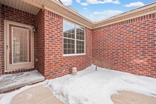 49230 Hanna Ct, Macomb, MI, 48042-4841 | Card Image