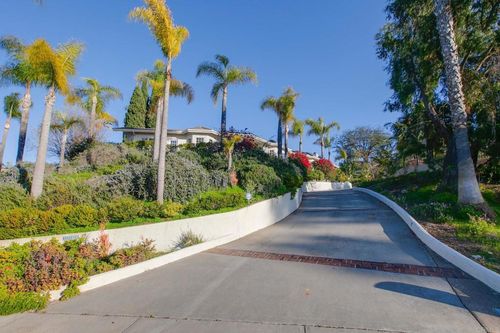 1248 Via Christina, Vista, CA, 92084-4724 | Card Image