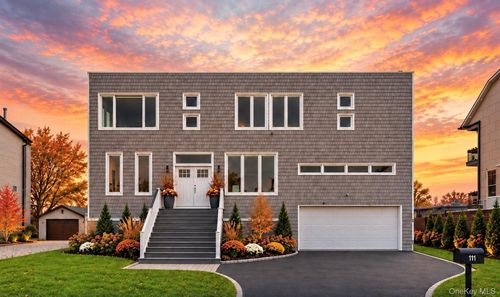 298 W Lido Promenade, Lindenhurst, NY, 11757-6618 | Card Image
