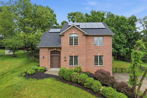 7063 Bennington Woods Dr, Pittsburgh, PA, 15237-6372 | Card Image