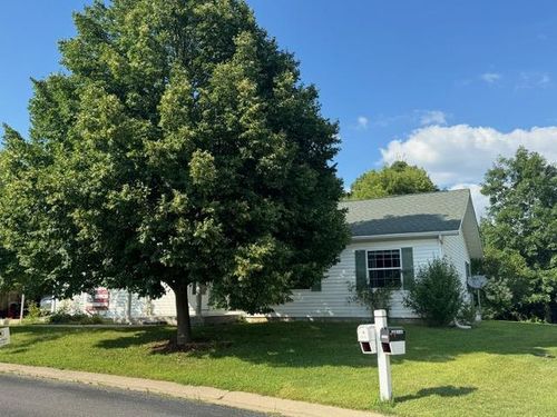 N115W20994 Brookside Dr, Germantown, WI, 53022 | Card Image